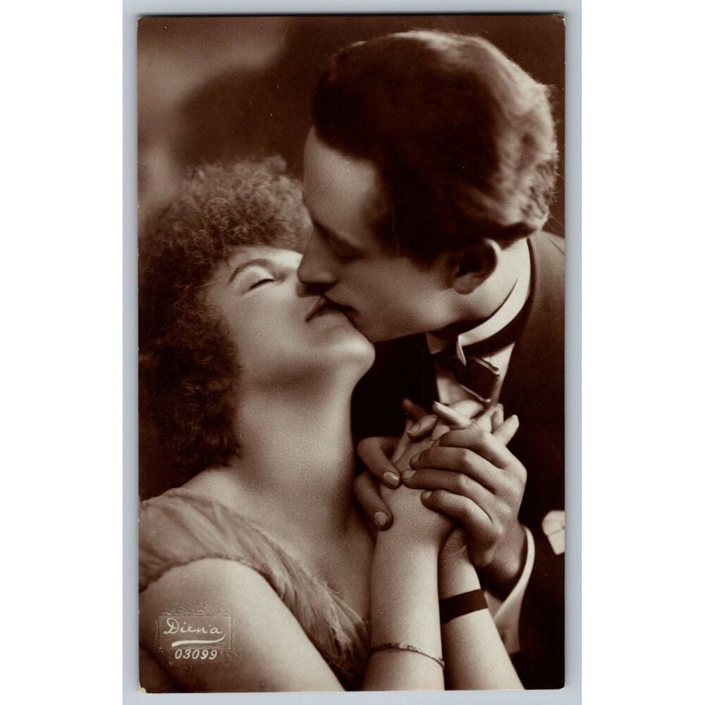 Vintage Italian Postcard By Dina Romantic Couple Kissing Sepia Tone  #1618